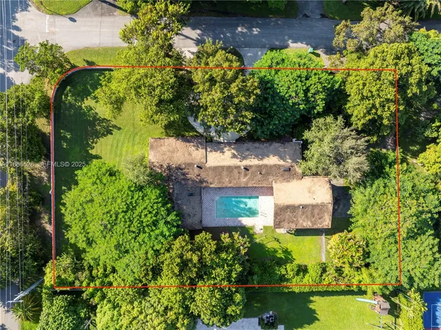 3-bedroom home at 6201 SW 114th Street, Pinecrest
