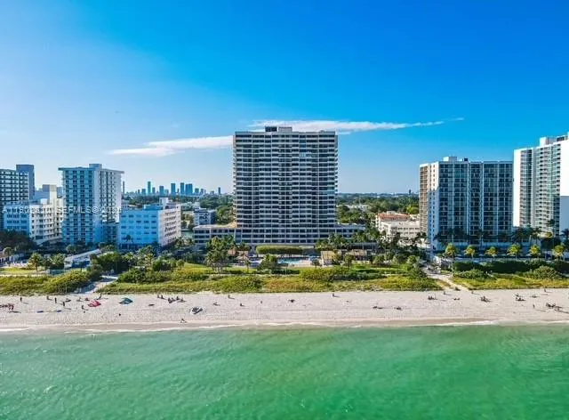 1-bedroom home at 2555 Collins Avenue #2200, Miami Beach