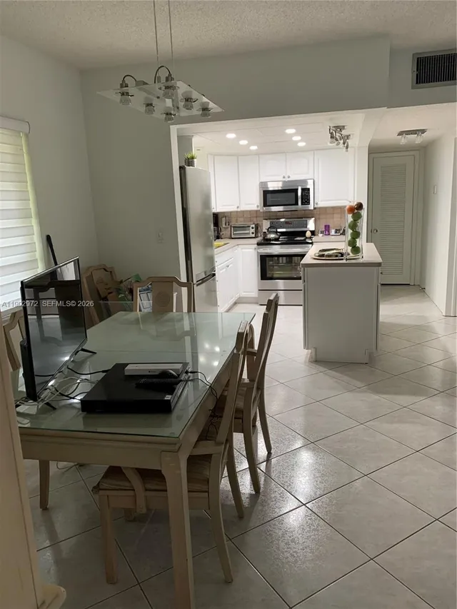 1-bedroom home at 1501 Arthur Street #1, Hollywood