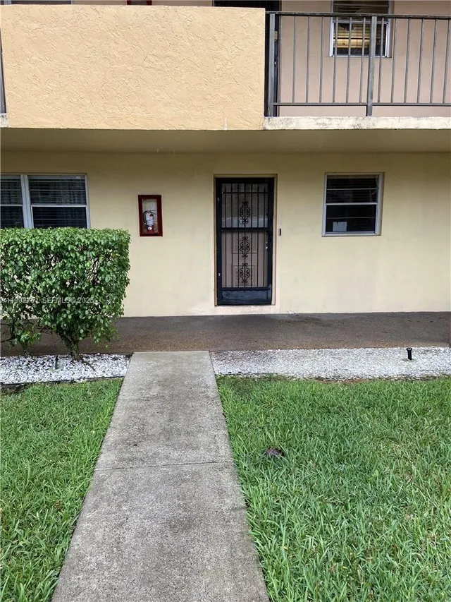 2-bedroom home at 3955 N Nob Hill Road #101, Sunrise