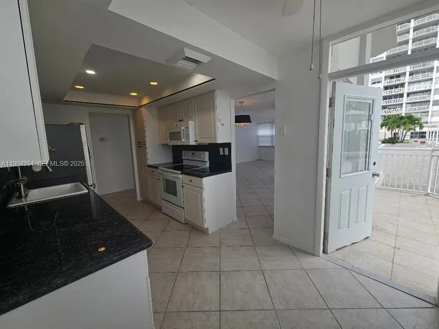 2-bedroom home at 18041 Biscayne Boulevard #204, Aventura
