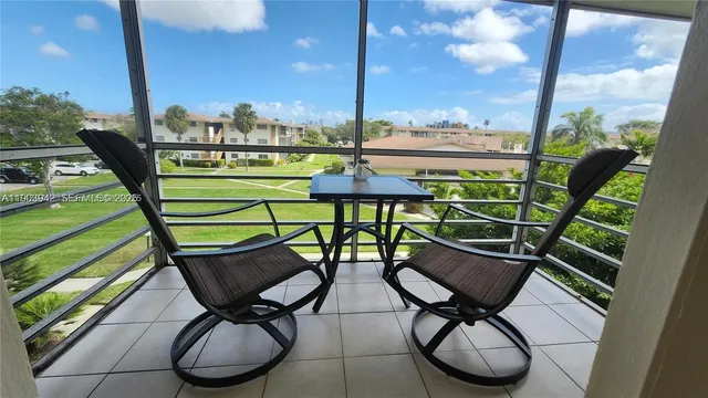1-bedroom home at 16901 NE 13th Avenue #306, Miami