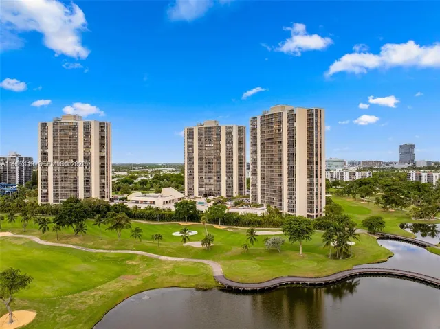 1-bedroom home at 20379 W Country Club Drive #737, Aventura