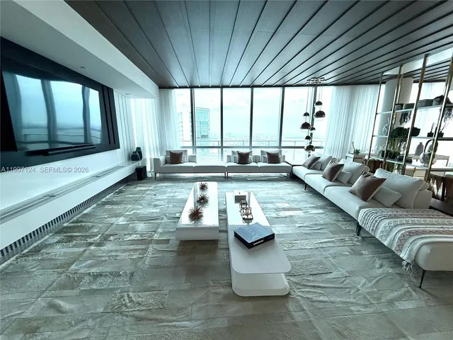 5-bedroom home at 851 NE 1st Avenue #4811, Miami