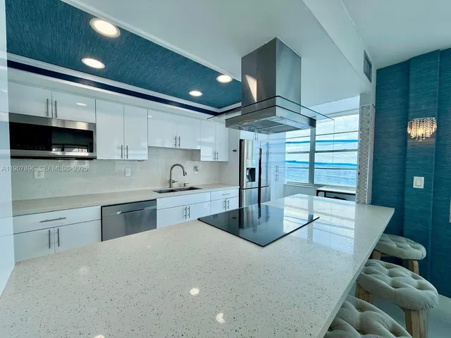 2-bedroom home at 18051 Biscayne Boulevard #1604, Aventura