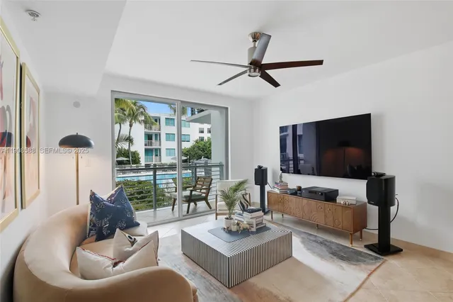 1-bedroom home at 110 Washington Avenue #2420, Miami Beach