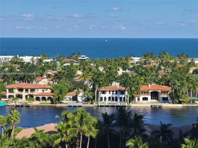 3-bedroom home at 21055 Yacht Club Drive #1602, Aventura