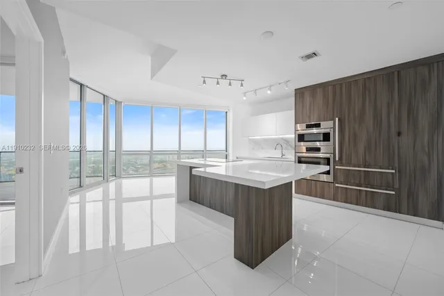 1-bedroom home at 851 NE 1st Avenue #4204, Miami