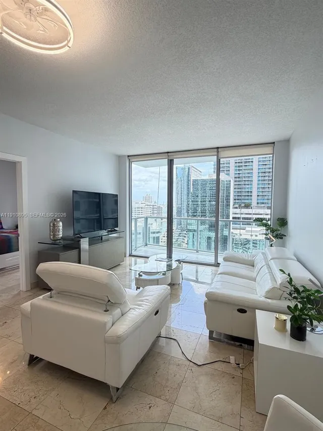 1-bedroom home at 1050 Brickell Avenue #1904, Miami
