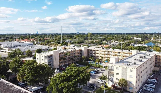1-bedroom home at 2145 Pierce Street #205, Hollywood