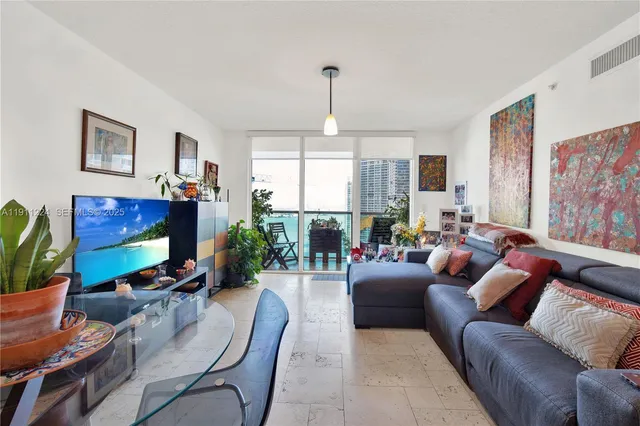 2-bedroom home at 31 SE 5th Street #2910, Miami