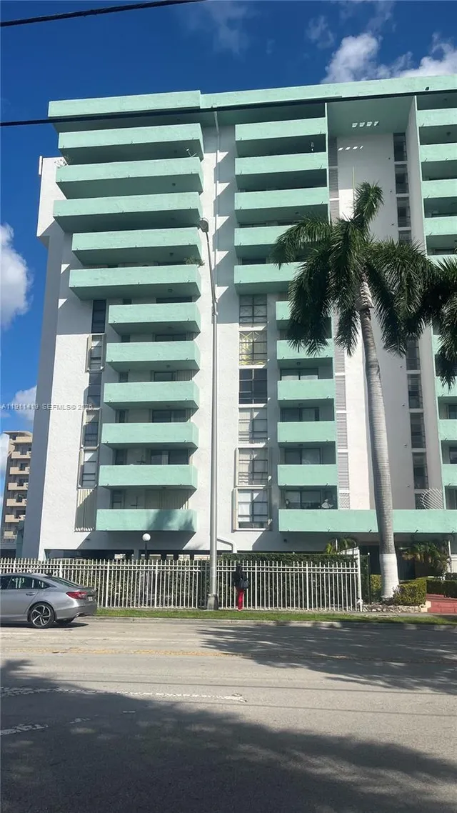 1-bedroom home at 1825 W 44th Place #309, Hialeah