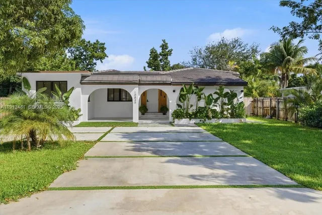 3-bedroom home at 10845 Peachtree Drive, Miami