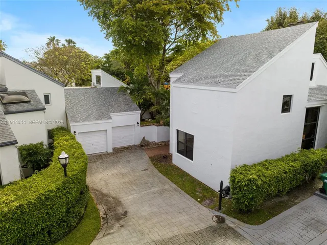 4-bedroom home at 20215 W Oak Haven Circle, Miami