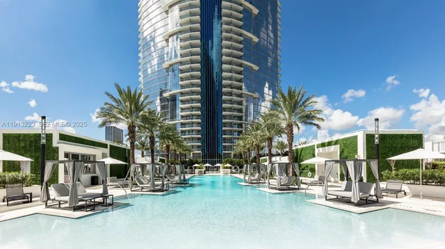 3-bedroom home at 851 NE 1st Avenue #1811, Miami