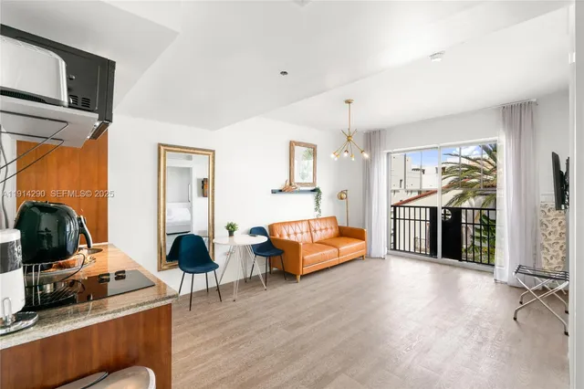 1-bedroom home at 1060 Ocean Drive #D307, Miami Beach