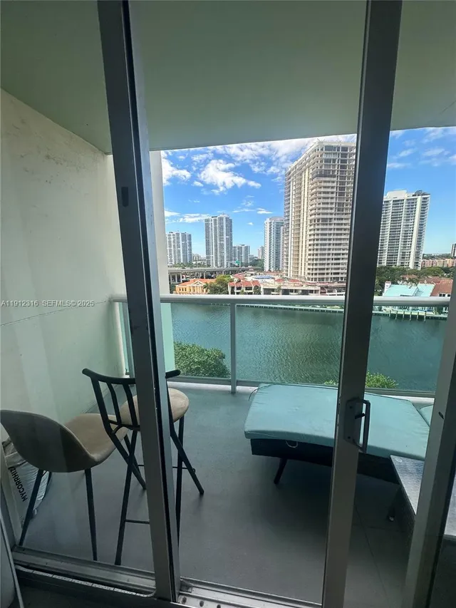 1-bedroom home at 19390 Collins Avenue #1019, Sunny Isles Beach