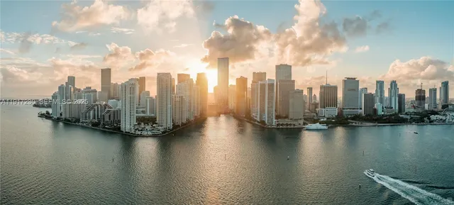 5-bedroom home at 99 SE 5th Street #UPH7201, Miami