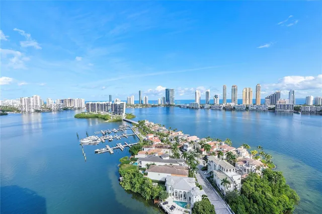 4-bedroom home at 6000 Island Boulevard #2406, Aventura