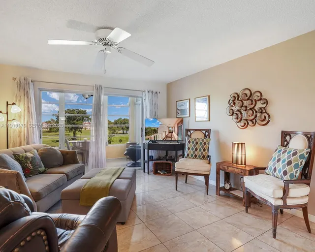 1-bedroom home at 9401 Sunrise Lakes Boulevard #302, Sunrise