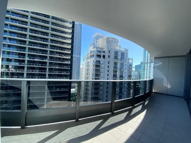 1-bedroom home at 1000 Brickell Plaza #3207, Miami