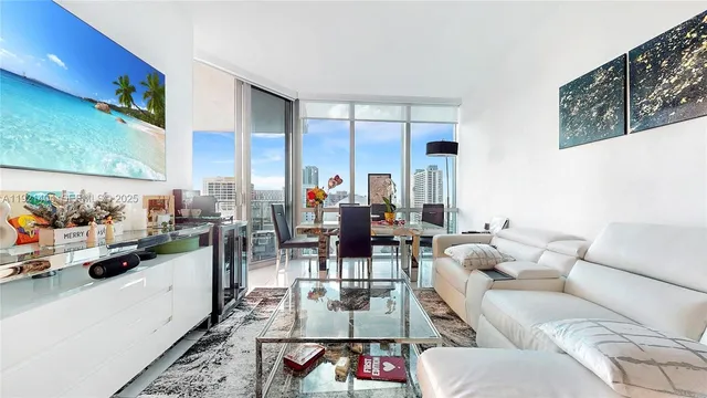 3-bedroom home at 851 NE 1st Avenue #1508, Miami