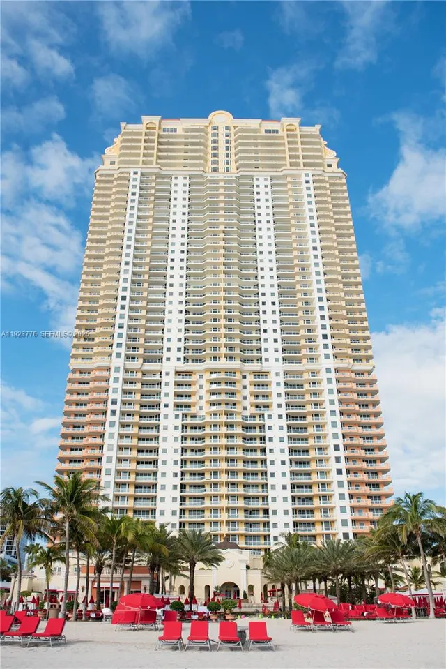 3-bedroom home at 17875 Collins Avenue #905, Sunny Isles Beach