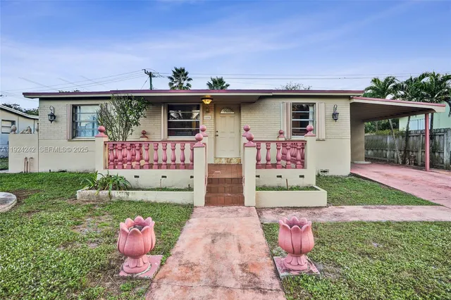 4-bedroom home at 6404 Evans Street, Hollywood