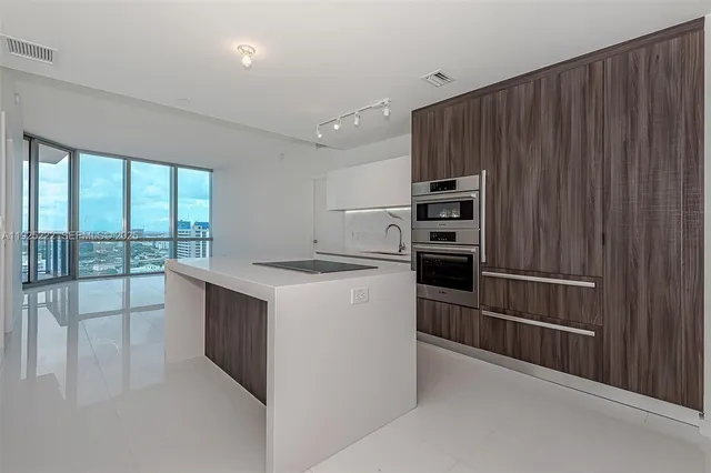 2-bedroom home at 851 NE 1st Avenue #1608, Miami
