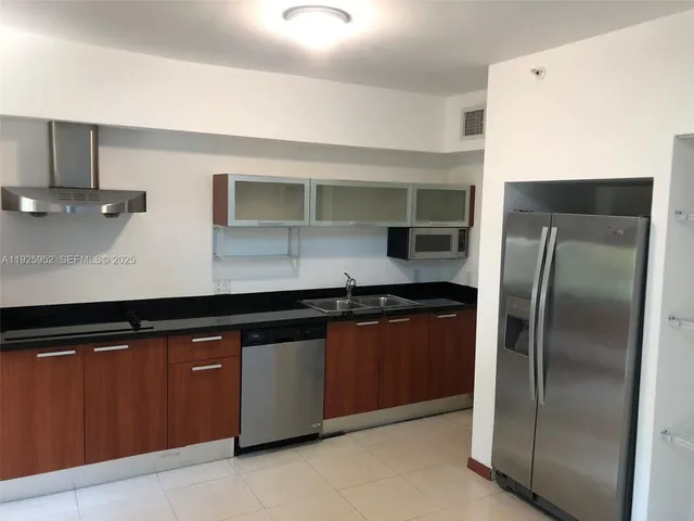 1-bedroom home at 1650 Brickell Avenue #111, Miami