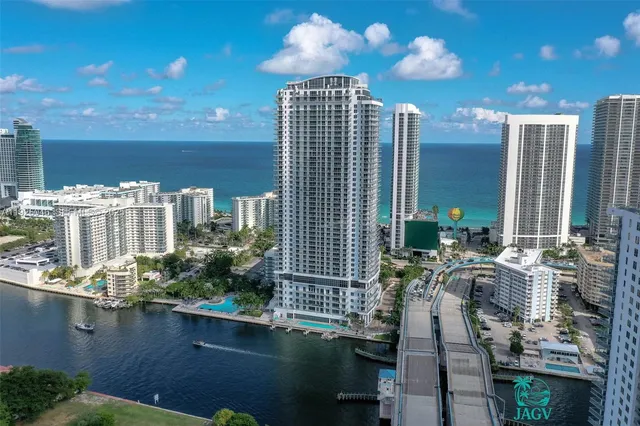 2-bedroom home at 4010 S Ocean Drive #R3005, Hollywood