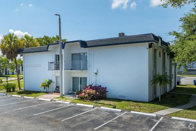2-bedroom home at 7250 SW 94th Place #B6, Miami
