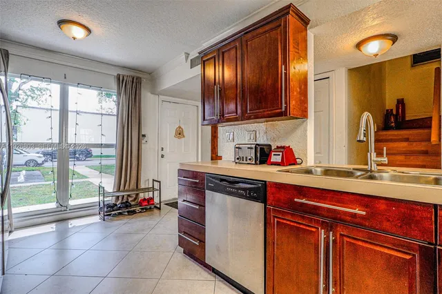 4-bedroom home at 3331 Farragut Street #8A, Hollywood