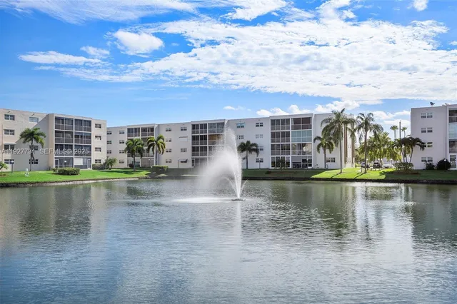 2-bedroom home at 324 SE 10th Street #203, Dania Beach