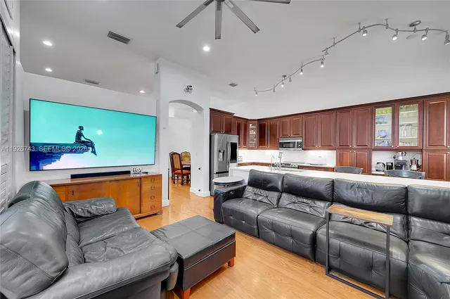 4-bedroom home at 1135 Satinleaf Street, Hollywood