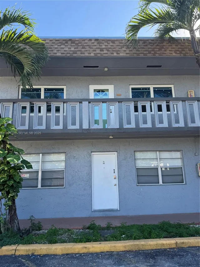 2-bedroom home at 4717 SW 33rd Avenue #202, Dania Beach