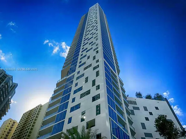 1-bedroom home at 1300 Brickell Bay Drive #1100, Miami