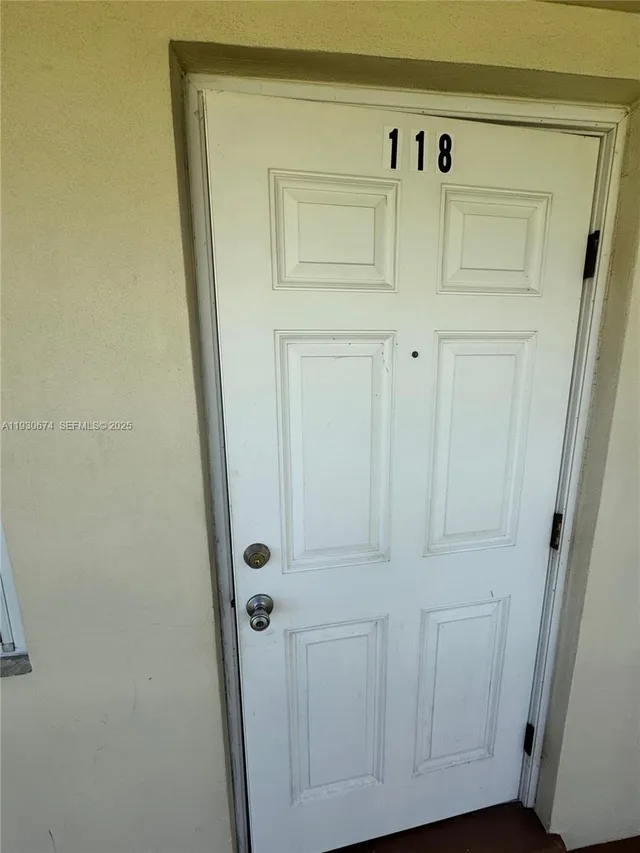 1-bedroom home at 118 E Salisbury #E 118, West Palm Beach