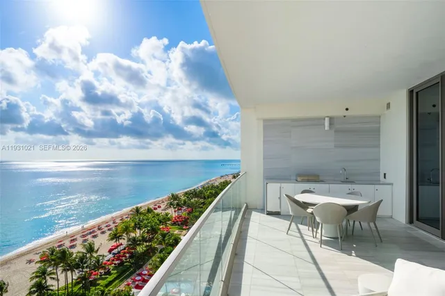 4-bedroom home at 17901 Collins Avenue #1002, Sunny Isles Beach