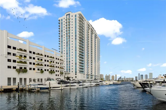 3-bedroom home at 17301 Biscayne Boulevard #PH-5, North Miami Beach