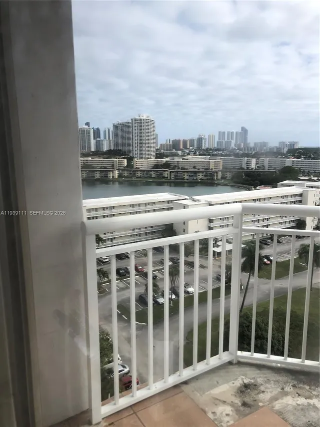 1-bedroom home at 18011 Biscayne Boulevard #1403, Aventura