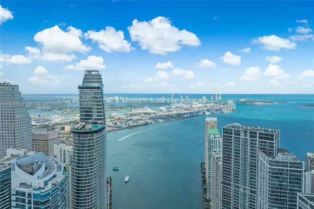 3-bedroom home at 31 SE 5th Street #3918, Miami