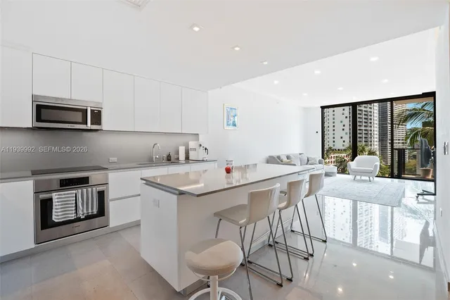 3-bedroom home at 68 SE 6th Street #805, Miami