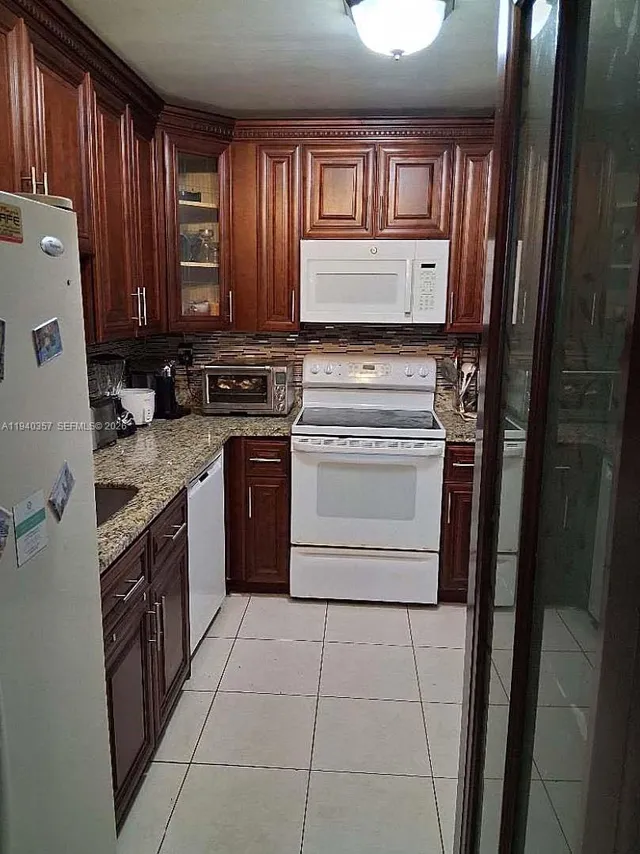 2-bedroom home at 1400 Saint Charles Place #524, Pembroke Pines