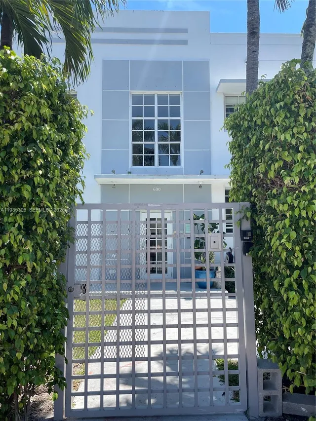 2-bedroom home at 600 15th Street #10, Miami Beach
