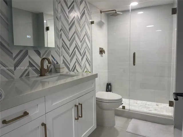 2-bedroom home at 2555 Collins Avenue #1409, Miami Beach
