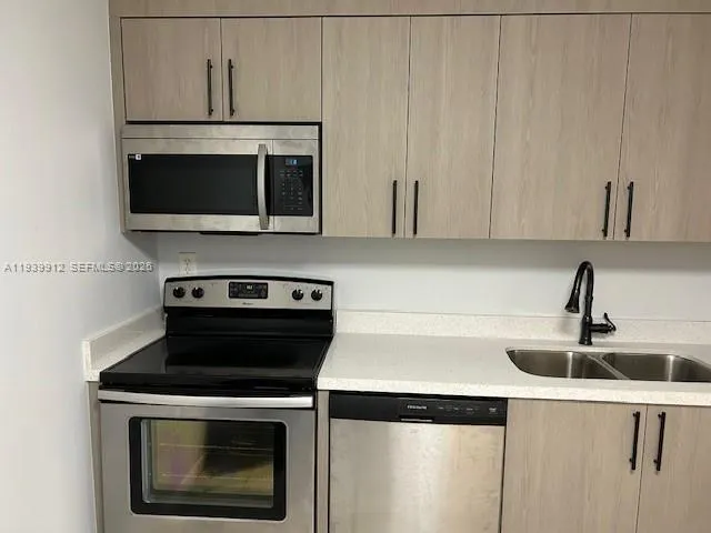 3-bedroom home at 5100 SW 41st Street #329, Pembroke Park