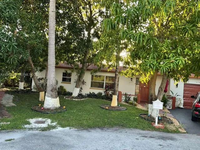 4-bedroom home at 6706 Inwood, North Lauderdale