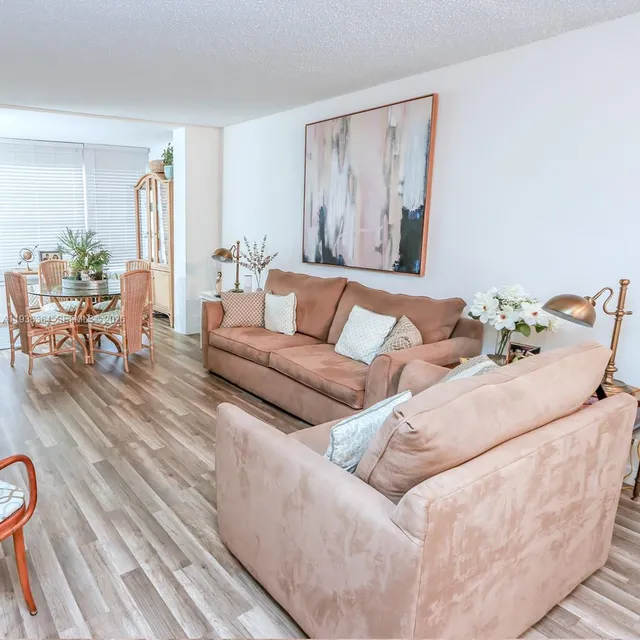 1-bedroom home at 9150 Lime Bay Boulevard #212, Tamarac