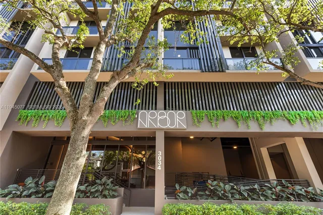 3-bedroom home at 3034 Oak Avenue #LPH4, Coconut Grove